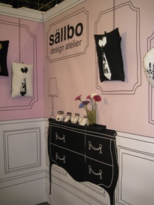 wallpaper in a trade show booth